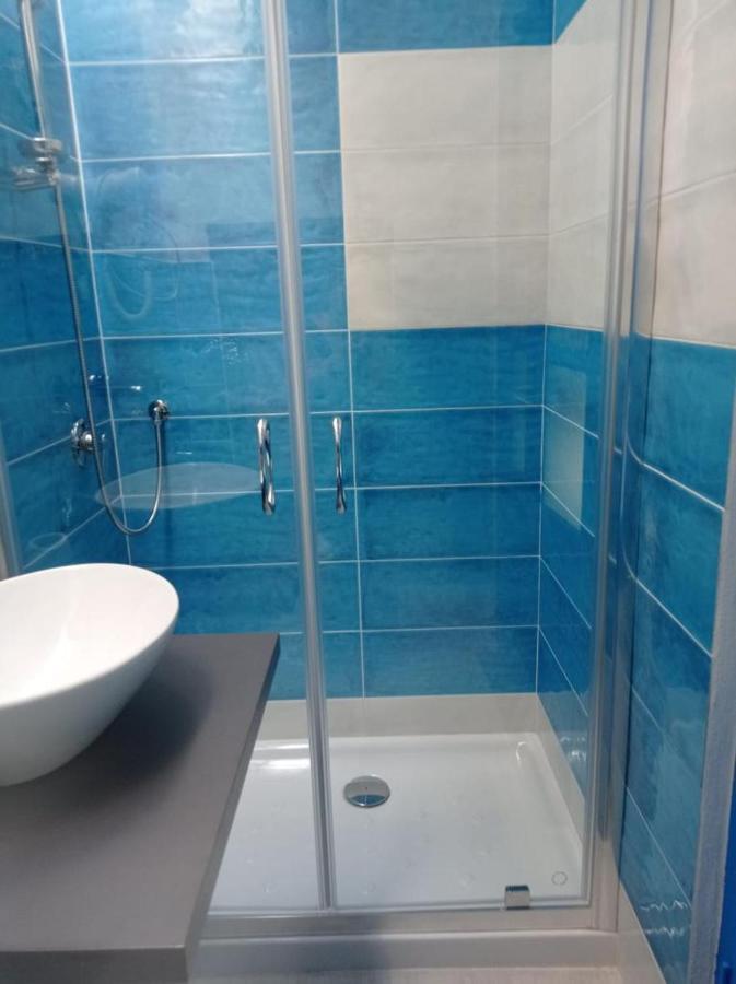Sole Azzurro Suite Боза Екстериор снимка